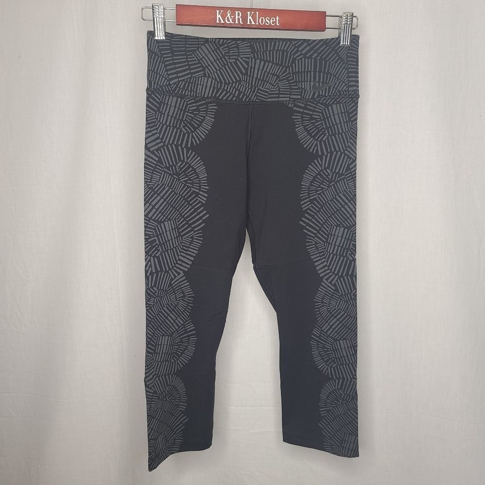 Nike Dri-Fit Cropped Legging Size Small